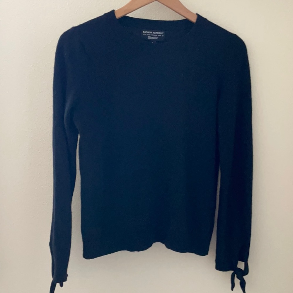 Banana Republic fine Italian yarn sweater.